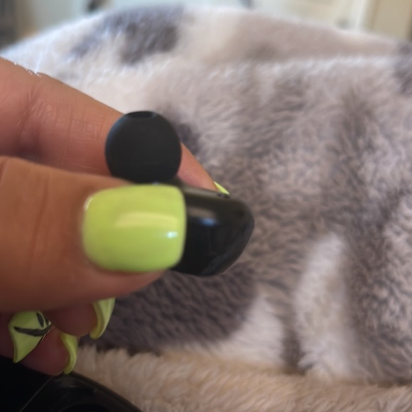 BT wireless earbuds - Picture 3 of 6